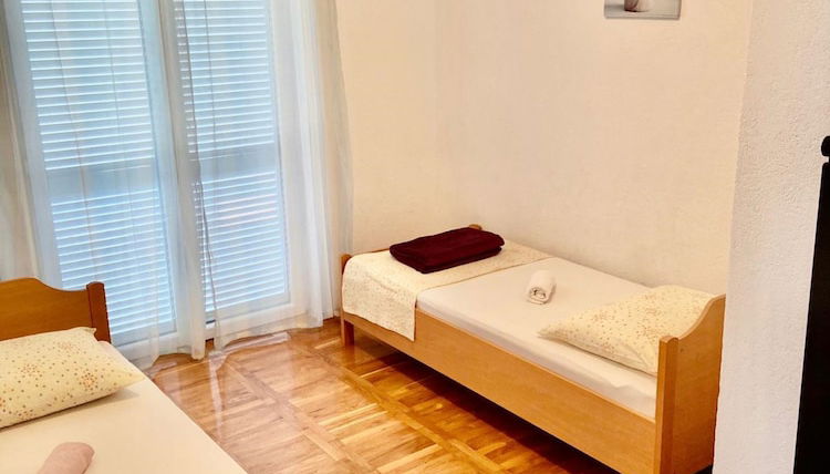 Foto 1 - Cozy Necujam Apartments With Sea View