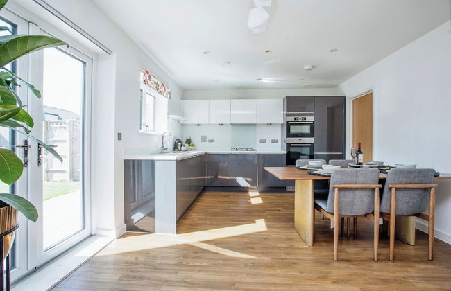 Luxurious 4 BH Home Near Willen Lake Ideal for Families & Business Stays! - Foto 16