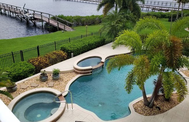 Big House on the Myakka Sleeps 12 Heated Pool Spa - Foto 1
