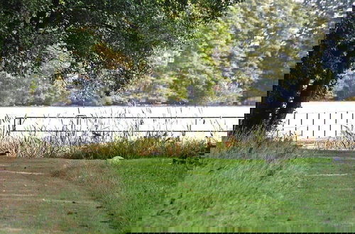 Foto 18 - Country House by Lake Dummer With Rowing Boat