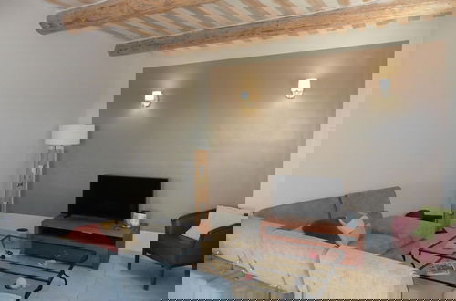 Foto 8 - Pretty, Spacious Holiday Home With Private Pool
