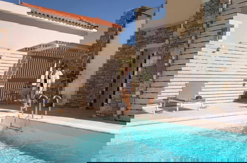 Photo 33 - Luxury Holiday Home 4 Bedroom Villa in Paleokastro