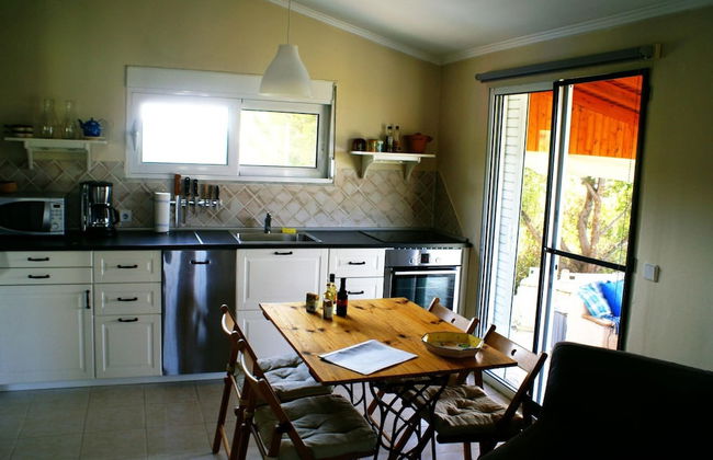 Holiday Home With Garden in Kritinia - Foto 4