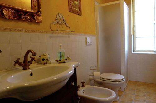 Photo 25 - Tranquil Villa in San Romano di Garfagnana with Hot Tub