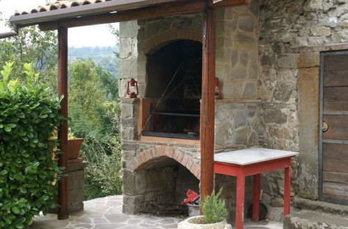 Foto 20 - Tranquil Villa in San Romano di Garfagnana with Hot Tub