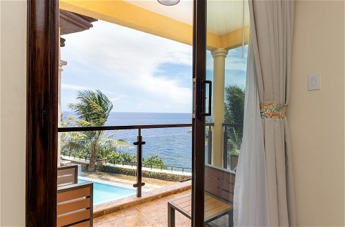 Foto 37 - Breathaking Luxury Cliffside Villa