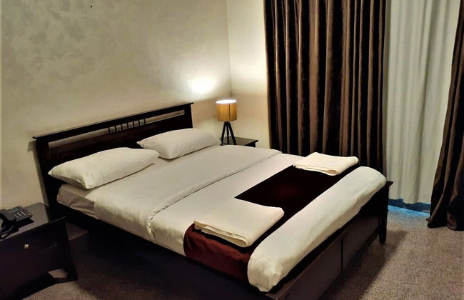 Tamrah Suites Hotel - Photo 10