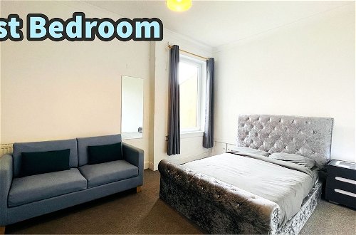 Foto 5 - Entire Apartment With 2 Bedroom & 6 Sleepers Next to M90; Best for Holiday Lover