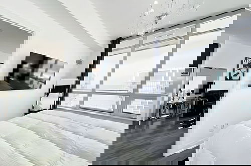 Foto 4 - Gorgeous Condo By the Lake W/Parking