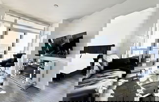 Foto 1 - Gorgeous Condo By the Lake W/Parking