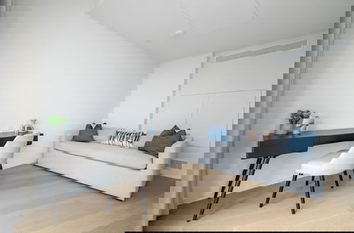 Foto 23 - Fabulous Three-bedroom Apartment by the River