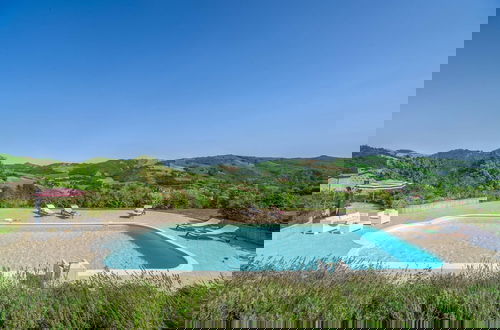 Foto 78 - Beautiful Villa in Belforte All'isauro With Swimming Pool