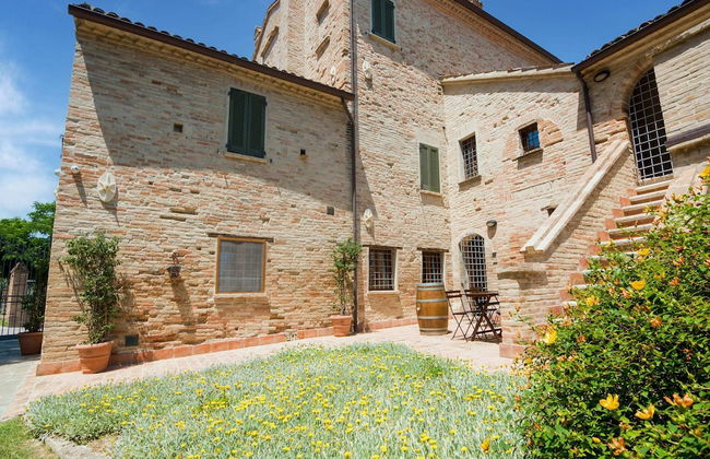 Scenic Apartment in Mombaroccio with Garden near City Center - Foto 1