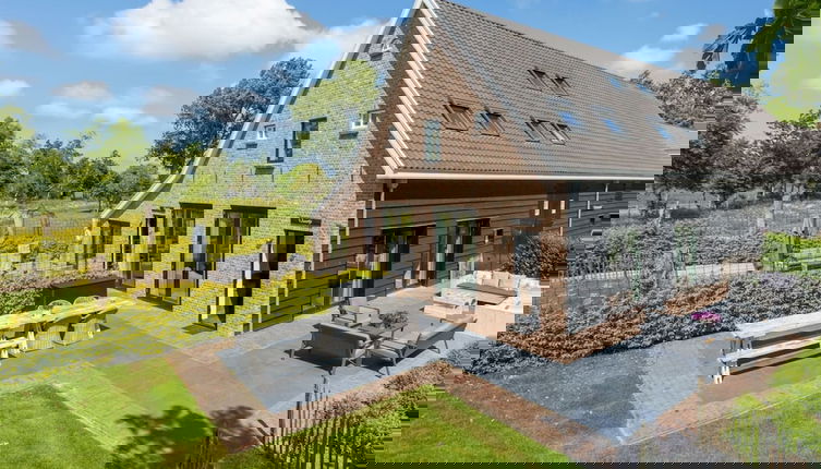 Foto 1 - Lush Mansion in Vrouwenpolder
