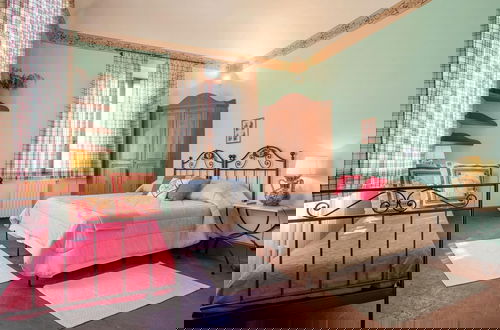 Foto 3 - Beautiful Villa in Peccioli With Private Swimming Pool