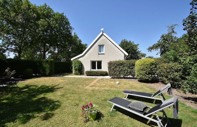 Cozy Holiday Home in Zonnemaire Near Lakebeach - Foto 1