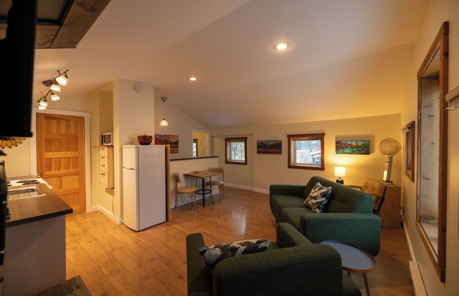 Downtown Whitehorse - Treehouse - Foto 15