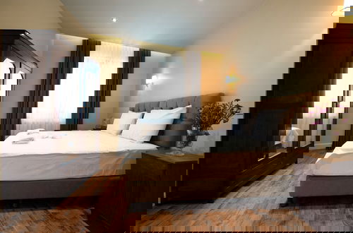 Photo 16 - Level Suites