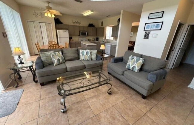 South Facing Pool Home - Room for the Whole Family! - Foto 14