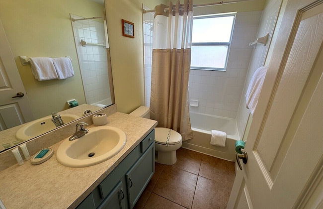 South Facing Pool Home - Room for the Whole Family! - Foto 22