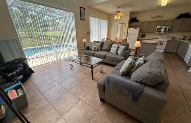 South Facing Pool Home - Room for the Whole Family! - Foto 15
