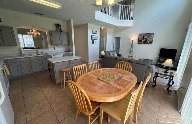 South Facing Pool Home - Room for the Whole Family! - Foto 32