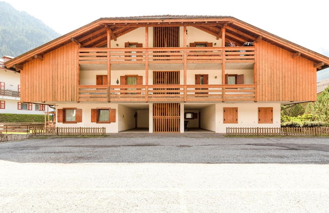 Spacious Chalet With Garden Near Ski Area in Tyrol - Photo 1