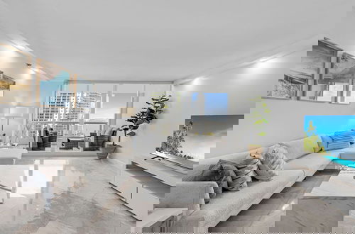 Photo 13 - Unforgettable Waterside Next to Art Basel Context