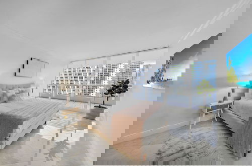 Photo 33 - Unforgettable Waterside Next to Art Basel Context