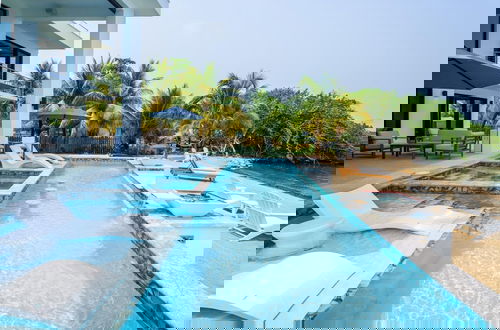 Foto 1 - Spacious 4-bed Villa in Placencia Village w Pool