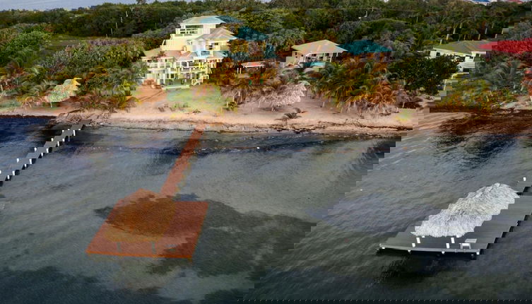 Foto 1 - Lucky Duck Villa - Huge Beachfront Pool and Pier