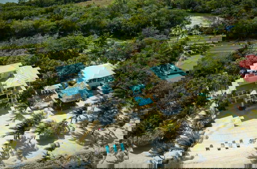 Foto 59 - Lucky Duck Villa - Huge Beachfront Pool and Pier