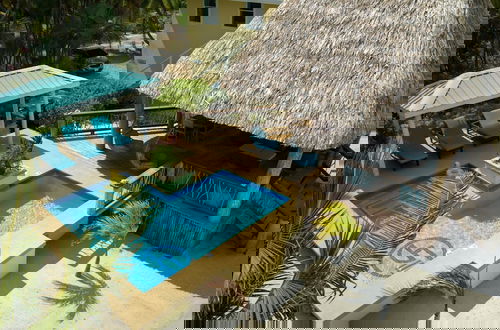 Foto 6 - Lucky Duck Villa - Huge Beachfront Pool and Pier