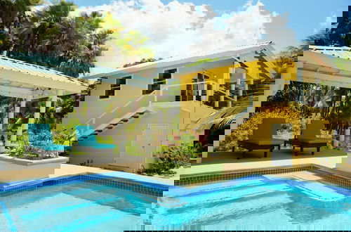 Foto 56 - Lucky Duck Villa - Huge Beachfront Pool and Pier