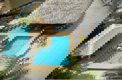 Foto 61 - Lucky Duck Villa - Huge Beachfront Pool and Pier