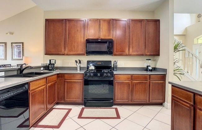Fantastic 7 Bed 6 Bath In Prestigious Gated Comm. 7 Bedroom Villa by Redawning - Foto 5