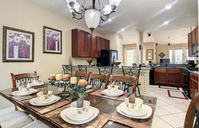 Fantastic 7 Bed 6 Bath In Prestigious Gated Comm. 7 Bedroom Villa by Redawning - Foto 28