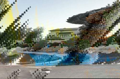 Foto 11 - Perfect Getaway for 2 With Shared Pool