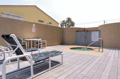 Photo 29 - Beachfront Condo With Pool, hot tub & Sundeck