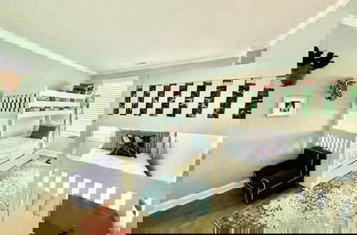 Foto 5 - Simonton Court 20253