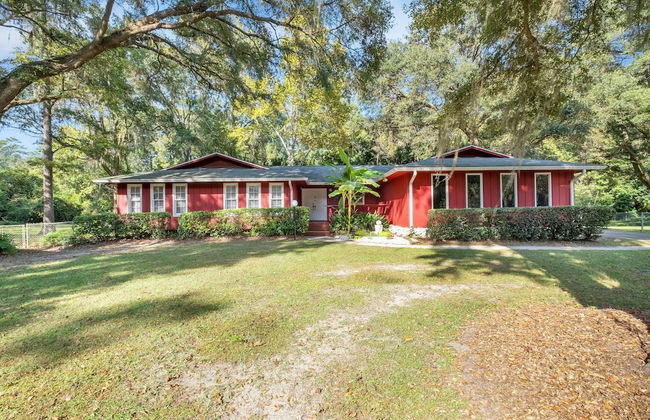 Hudson Manor 4 Bedroom Home by RedAwning - Photo 47