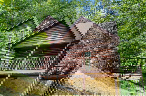 Foto 26 - Secluded Memories 2 Bedroom Cabin by RedAwning
