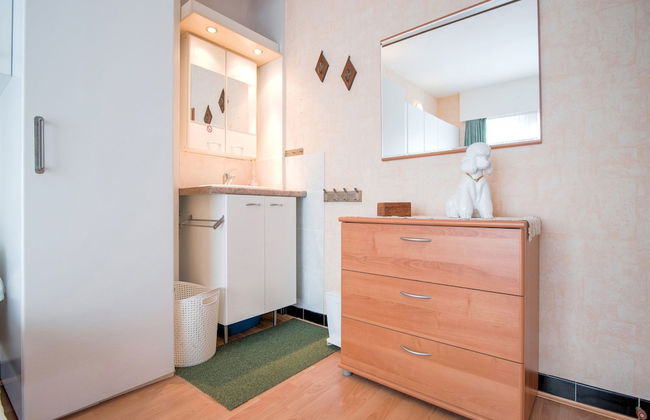 Snug Apartment in Wenduine near Sea - Photo 11