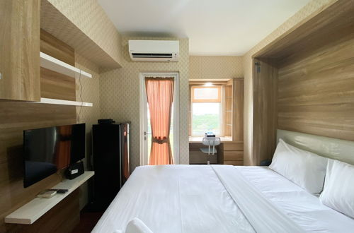 Photo 10 - Cozy Stay Studio Room At Springlake Summarecon Bekasi Apartment