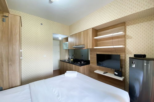 Photo 7 - Cozy Stay Studio Room At Springlake Summarecon Bekasi Apartment