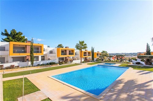Photo 1 - Poolside Albufeira Apartment by Ideal Homes