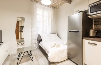 Foto 1 - Great brand new 1 bedroom apartment in the center of old Antibes