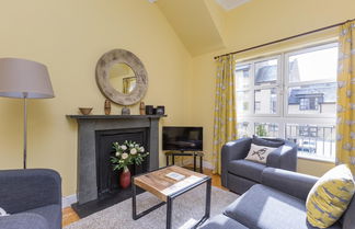 Foto 1 - 393 Delightful 2 Bedroom Apartment off the Royal Mile With Secure Parking