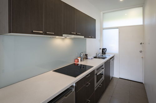 Photo 10 - Studio Apartment Sandy Bay