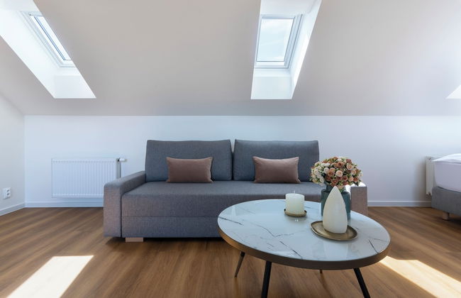 Encore Boutique Residence by Dwellfort - Photo 59